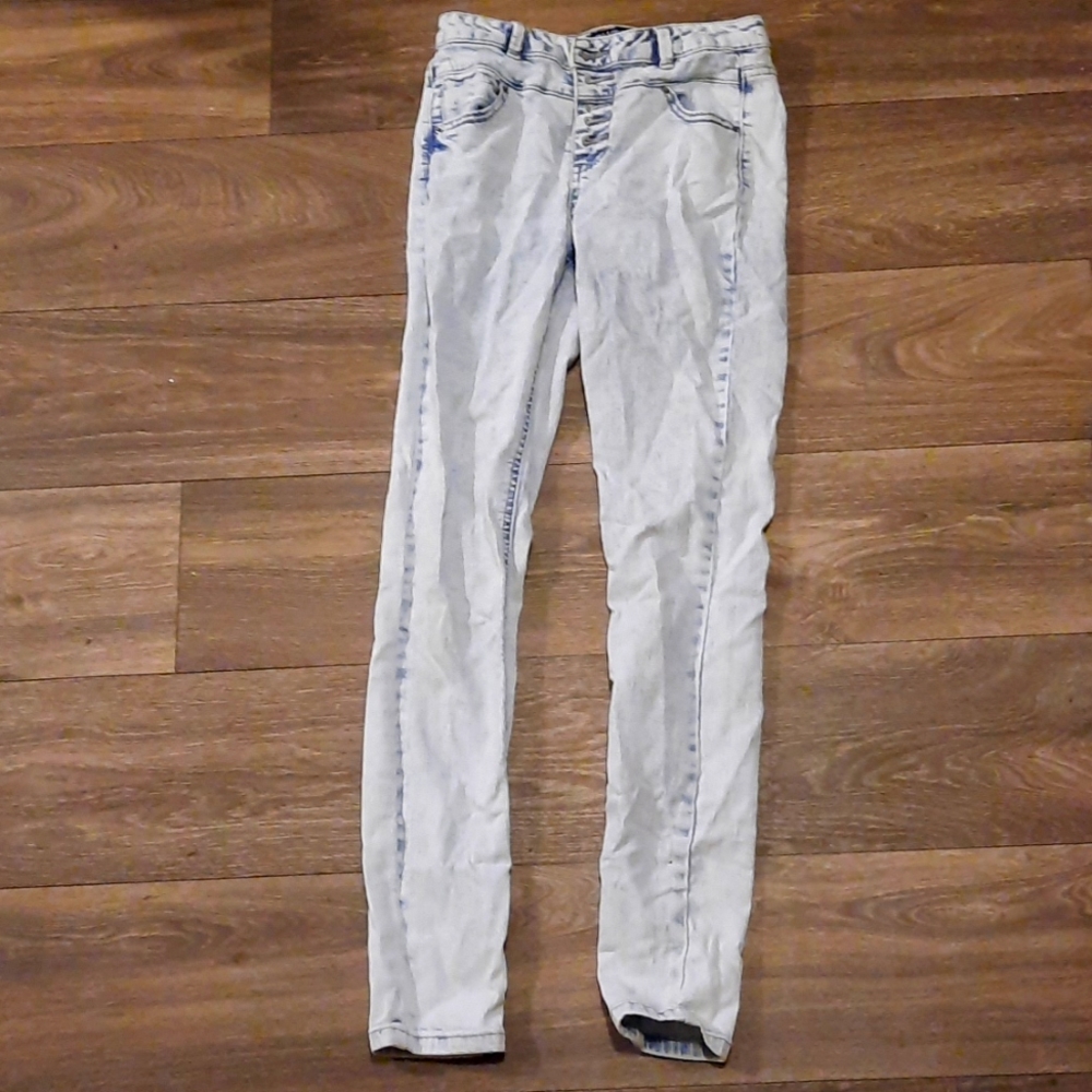 Faded Light Blue Jeans by (Blue Spice)